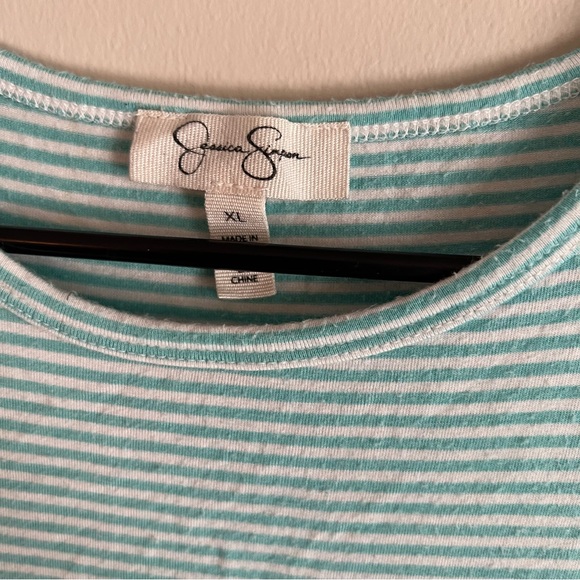 Jessica Simpson. XL Striped Top. - Picture 2 of 5